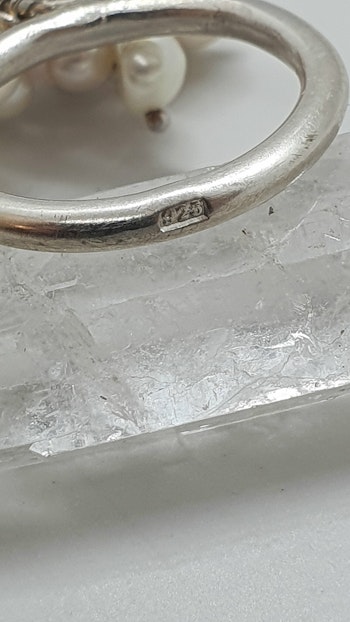 Ring i 925 sterlingsilver med pärlor