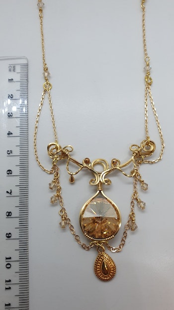 Halsband Enchanted Chains med Golden Shadow Swarovski kristaller