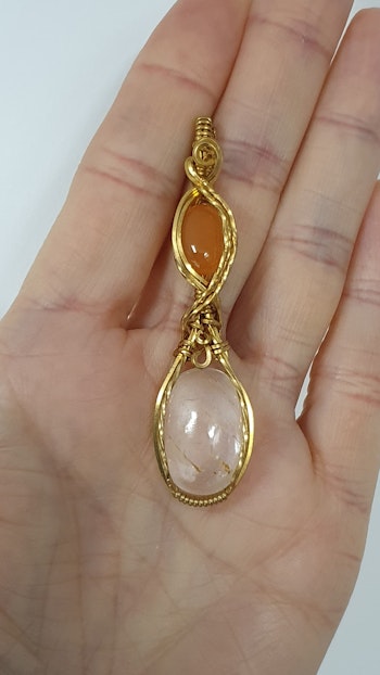 Halsband Delicious Double med topas och karneol