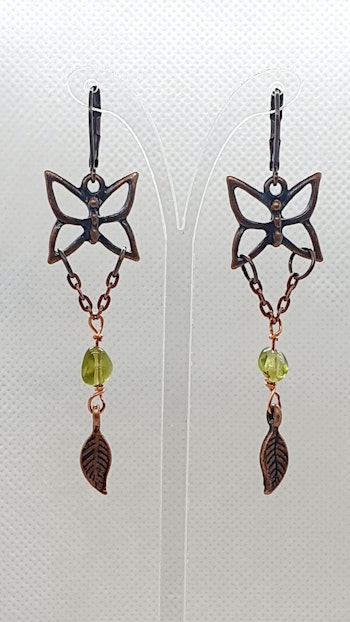 Örhängen Dangle Butterfly med peridot