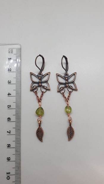 Örhängen Dangle Butterfly med peridot