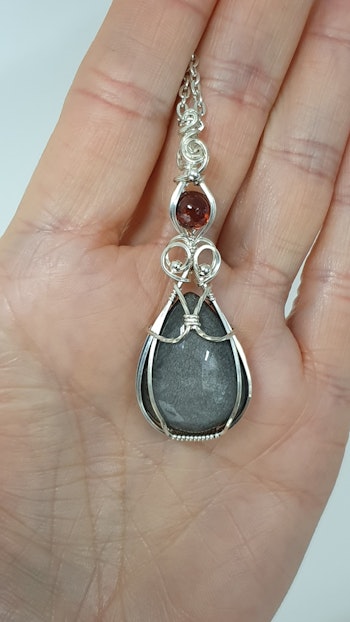 Halsband Delicious Double i 925 sterlingsilver med silver sheen obsidian och granat