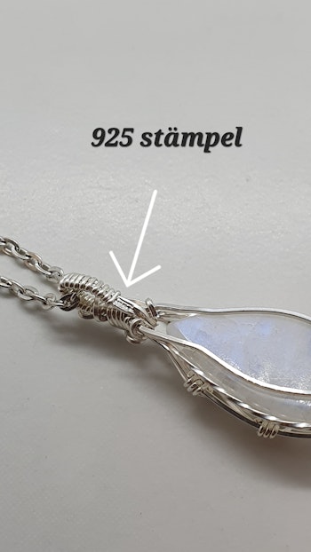 Halsband Luscious Loops i 925 sterlingsilver med regnbågsmånsten