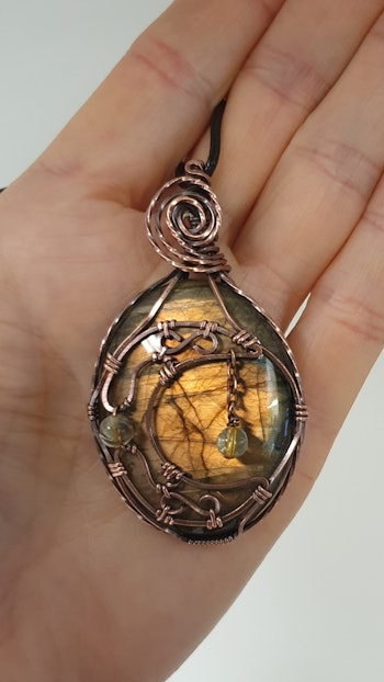 Halsband Magical Moon med labradorit och citrinpärlor