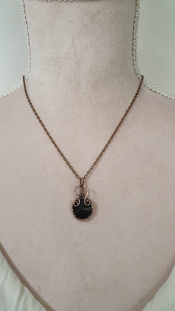 Halsband Swirly med Jet Swarovski kristall