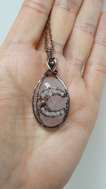 Halsband Magical Moon med rosenkvarts