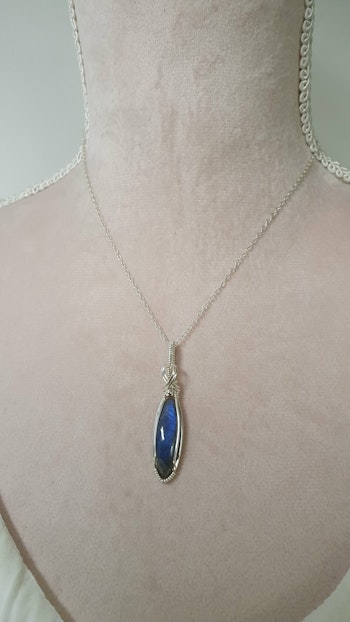 Halsband Classic Curves i 925 sterlingsilver med labradorit