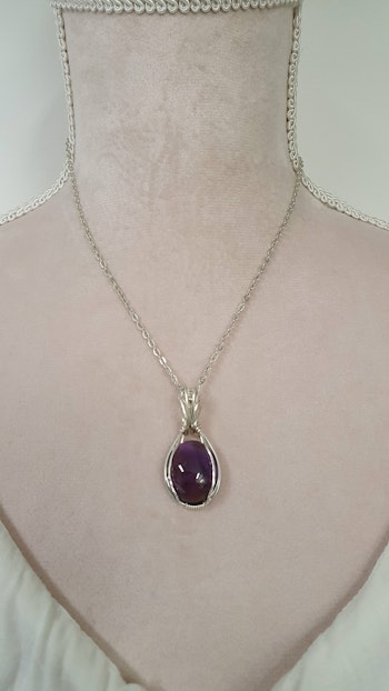 Halsband Swirly Curves i 925 sterlingsilver med ametist