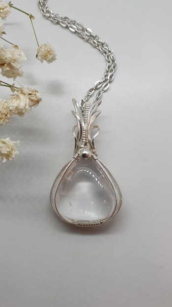Halsband Swirly Curves i 925 sterlingsilver med bergkristall