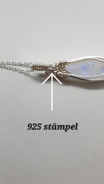 Halsband Classic Curves i 925 sterlingsilver med regnbågsmånsten