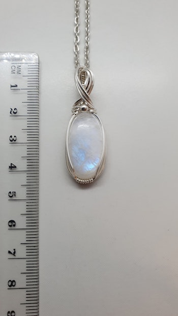 Halsband Classic Curves i 925 sterlingsilver med regnbågsmånsten