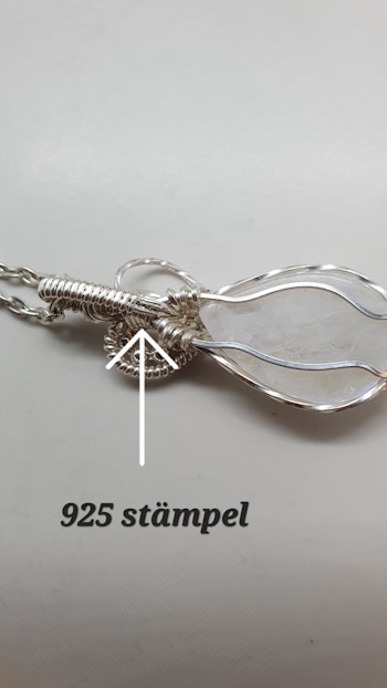 Halsband Swirly Heart i 925 sterlingsilver med regnbågsmånsten