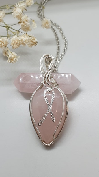 Halsband Pink Ribbon i 925 sterlingsilver med rosenkvarts