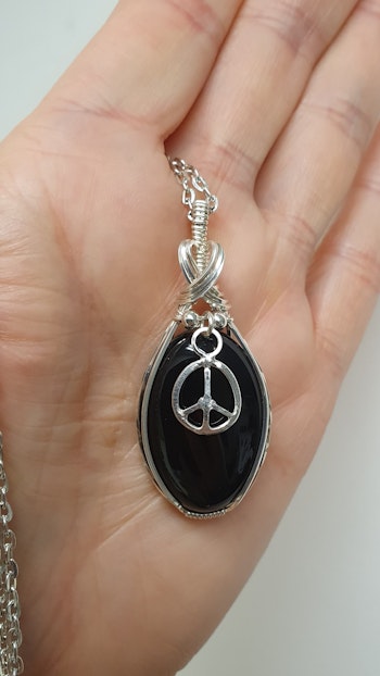 Halsband Peace i 925 sterlingsilver med svart agat