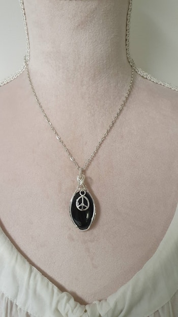 Halsband Peace i 925 sterlingsilver med svart agat