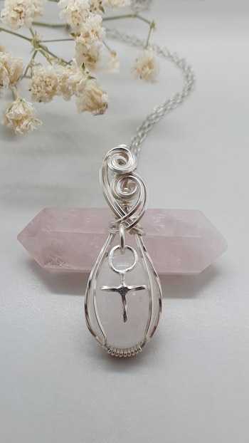 Halsband Luscious Woman i 925 sterlingsilver med vit kvarts