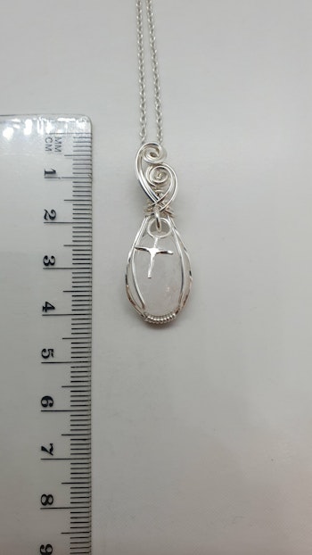 Halsband Luscious Woman i 925 sterlingsilver med vit kvarts