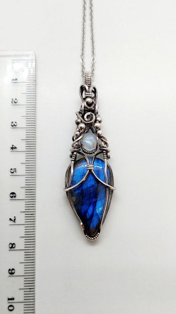 Halsband Delicious Double i oxiderat 925 sterlingsilver med labradorit och regnbågsmånsten