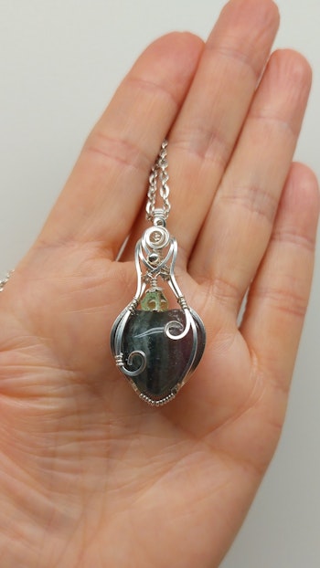 Halsband Swirly Heart i 925 sterlingsilver med fluorit