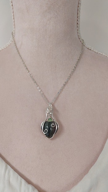 Halsband Swirly Heart i 925 sterlingsilver med fluorit