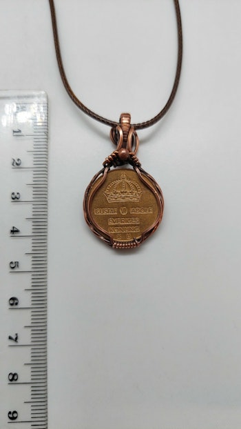 Halsband Coin i koppar med 2-öring från 1965
