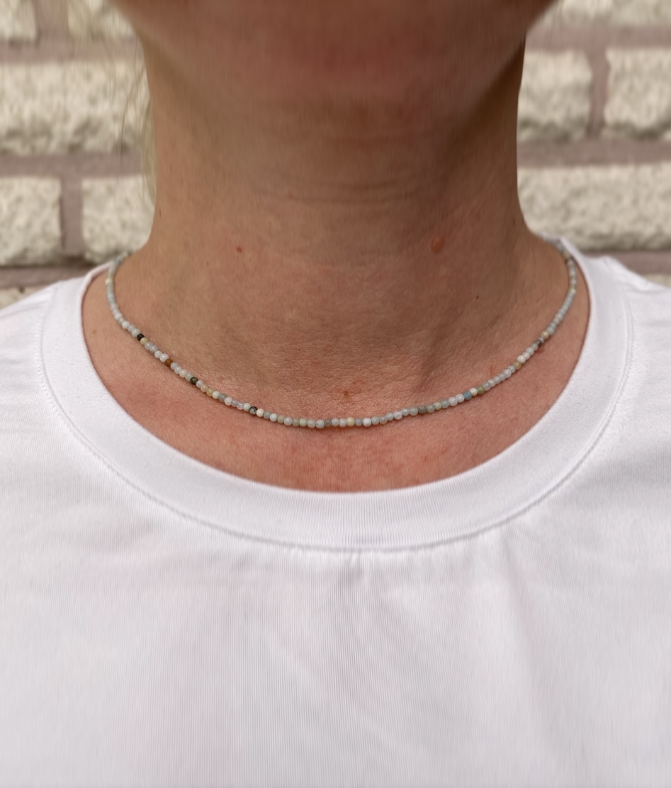 Kort halsband – Minipärlor av amazonit