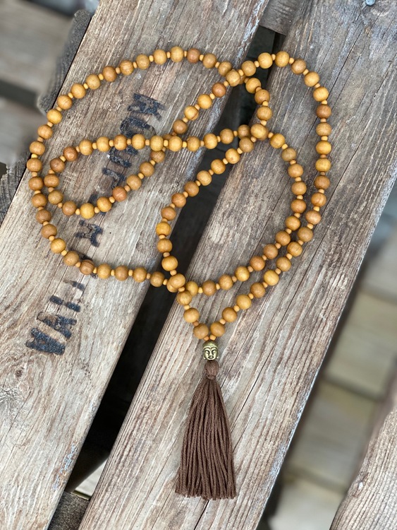 Långt halsband – Mala sandelträ, 108 pärlor