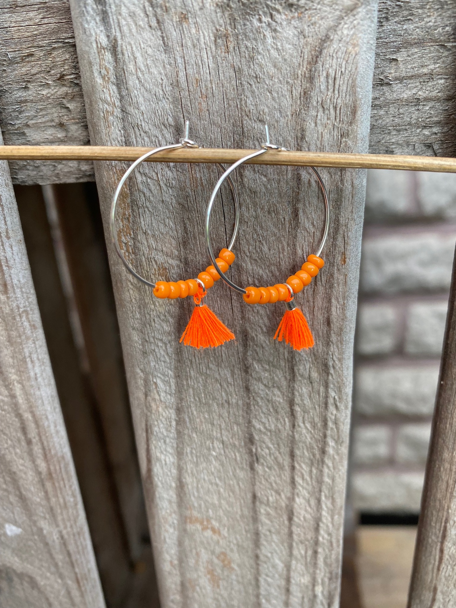 Örhängen – Tofs, orange