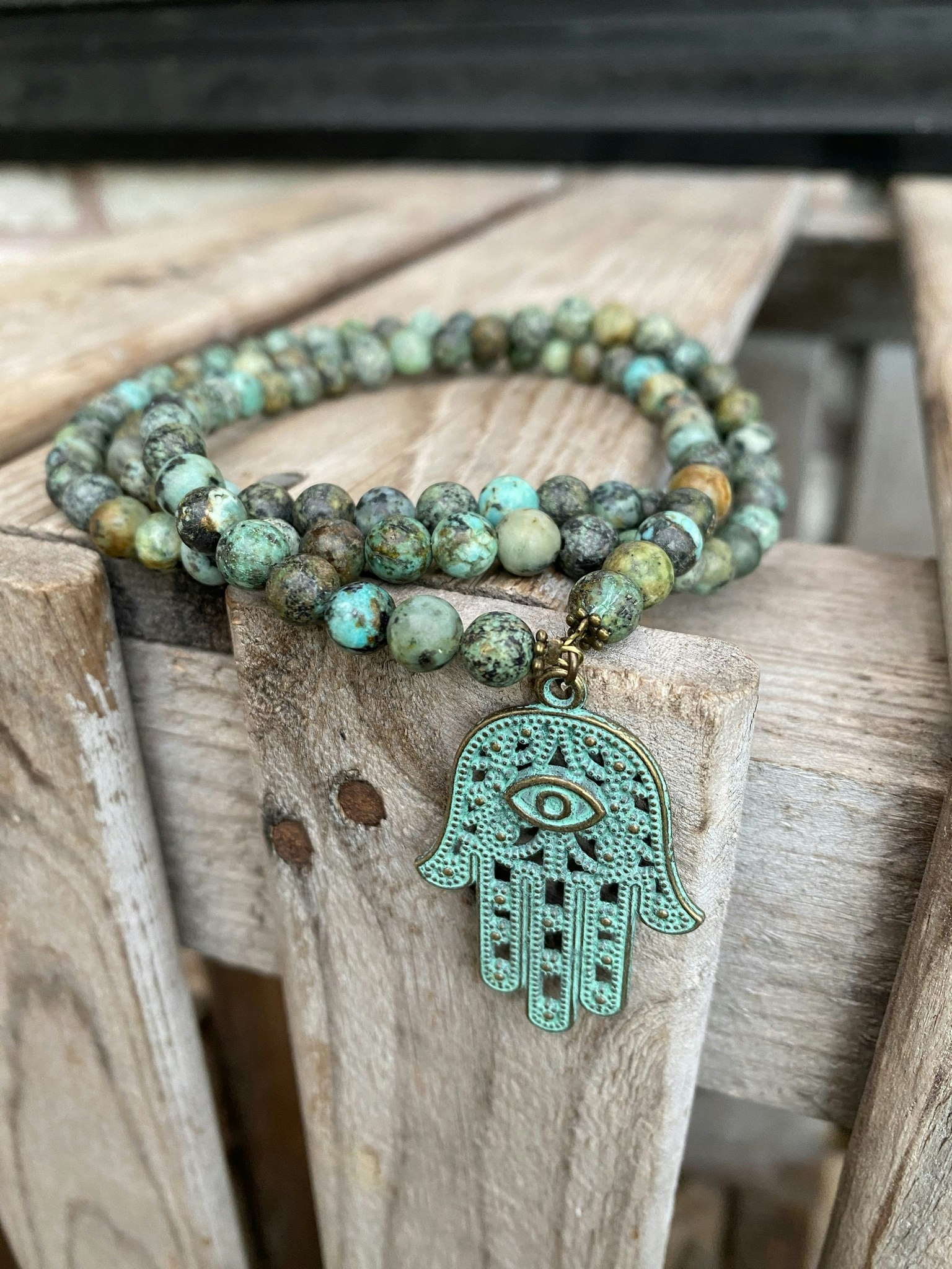 Långt halsband – Afrikansk turkos & hamsa