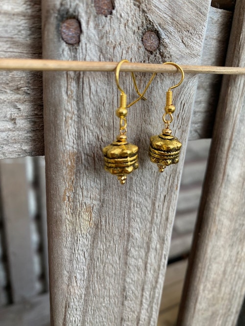 Örhängen – Antikt guldfärgade pärlor