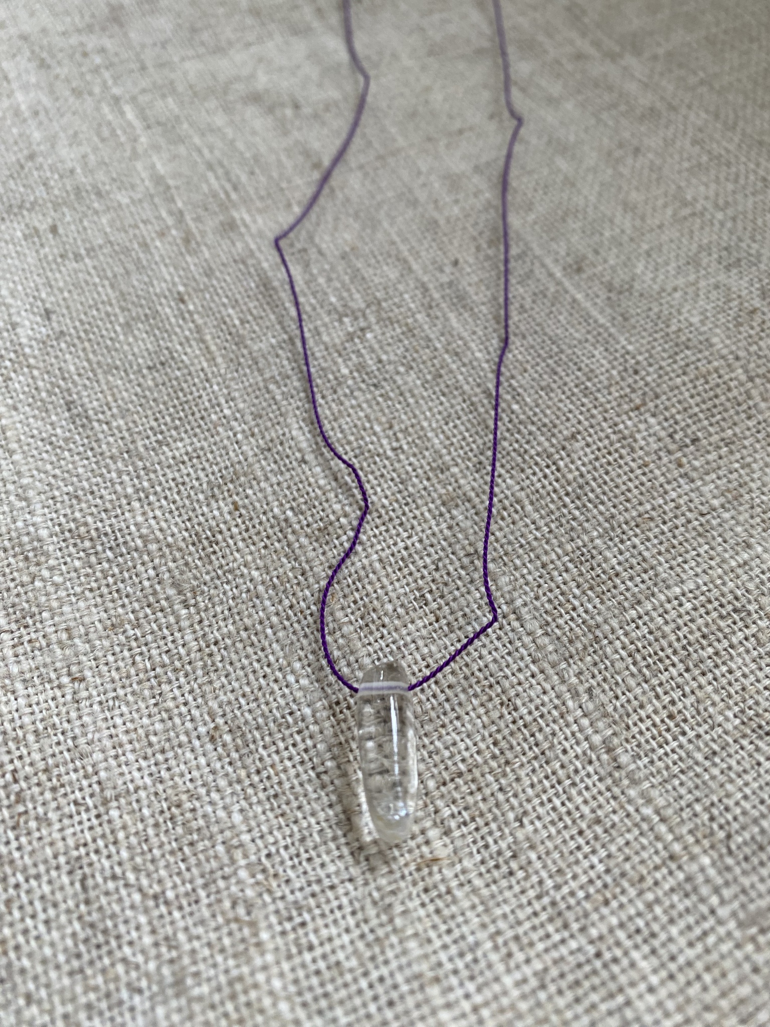 FYND – Halsband med bergkristall