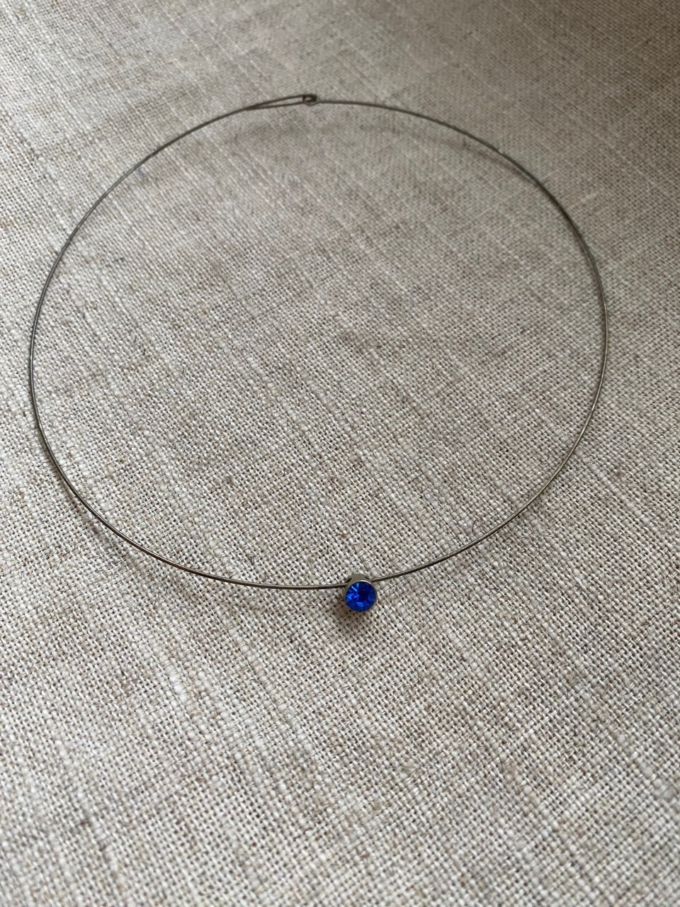 FYND – Halsband med blå sten