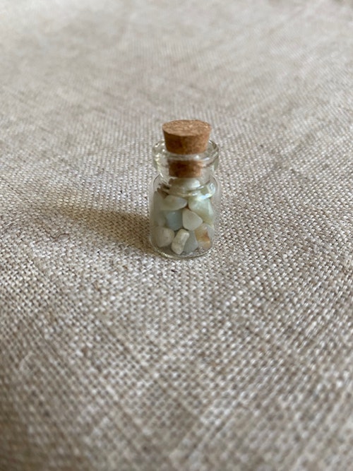 FYND – Miniflaska med kristallchips, amazonit