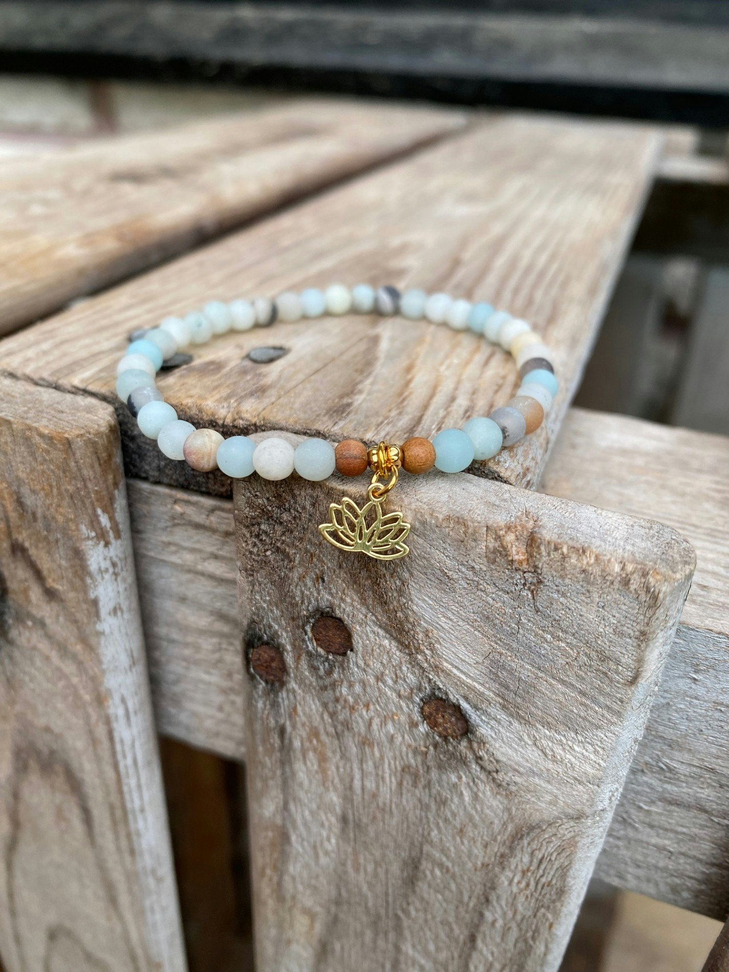 Armband – Amazonit & lotus