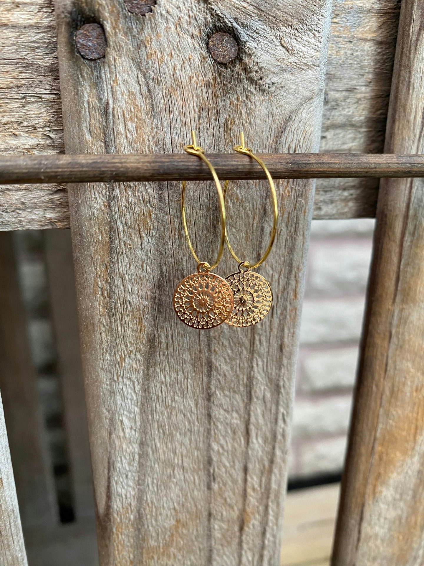 Örhängen – Mandala, guld