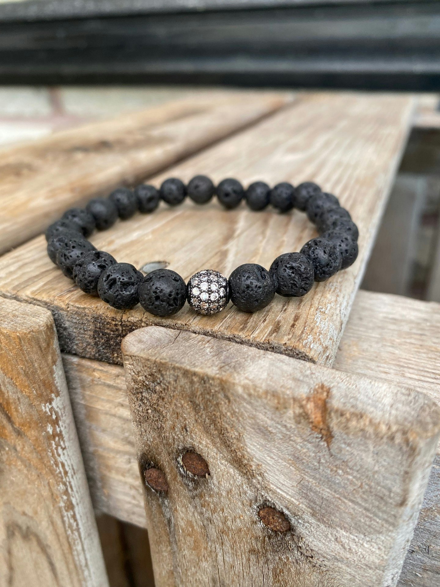 Armband – Lava & strasspärla (8 mm)
