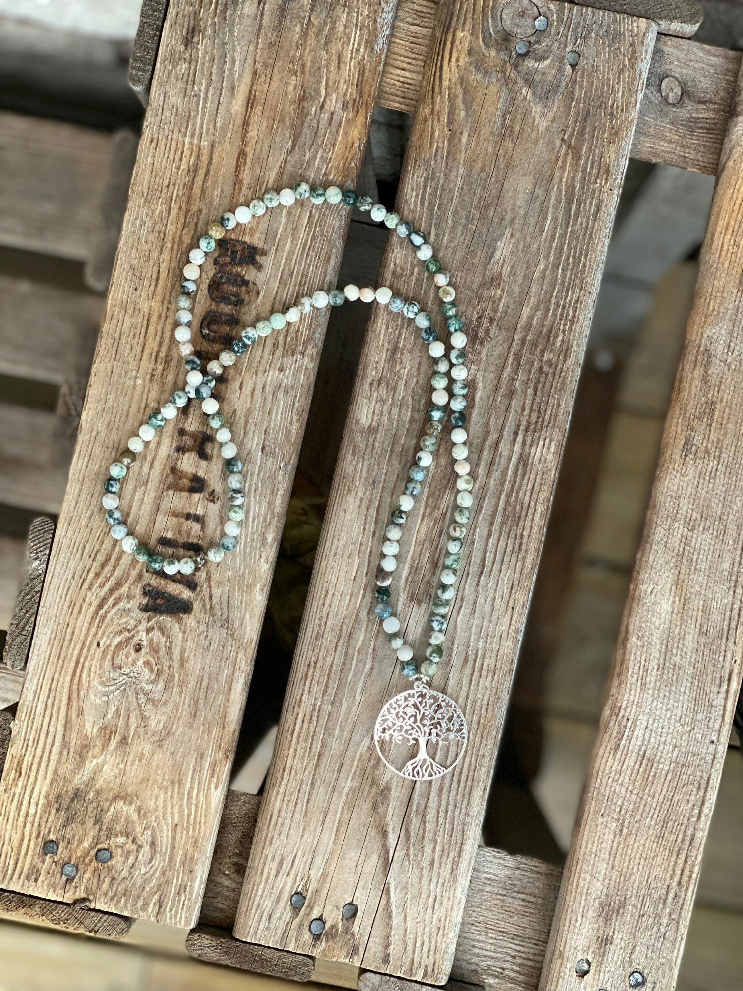 Långt halsband – Trädagat & tree of life