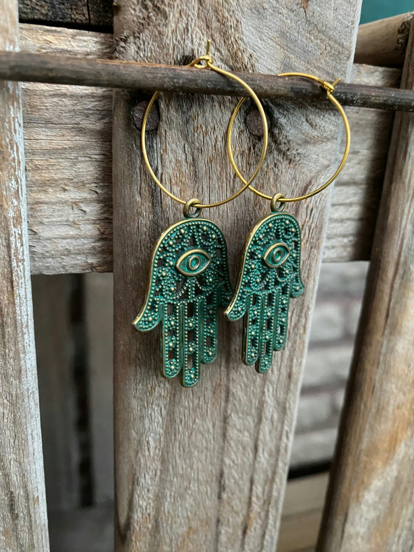 Örhängen – Hamsa, grönt antikfärgade