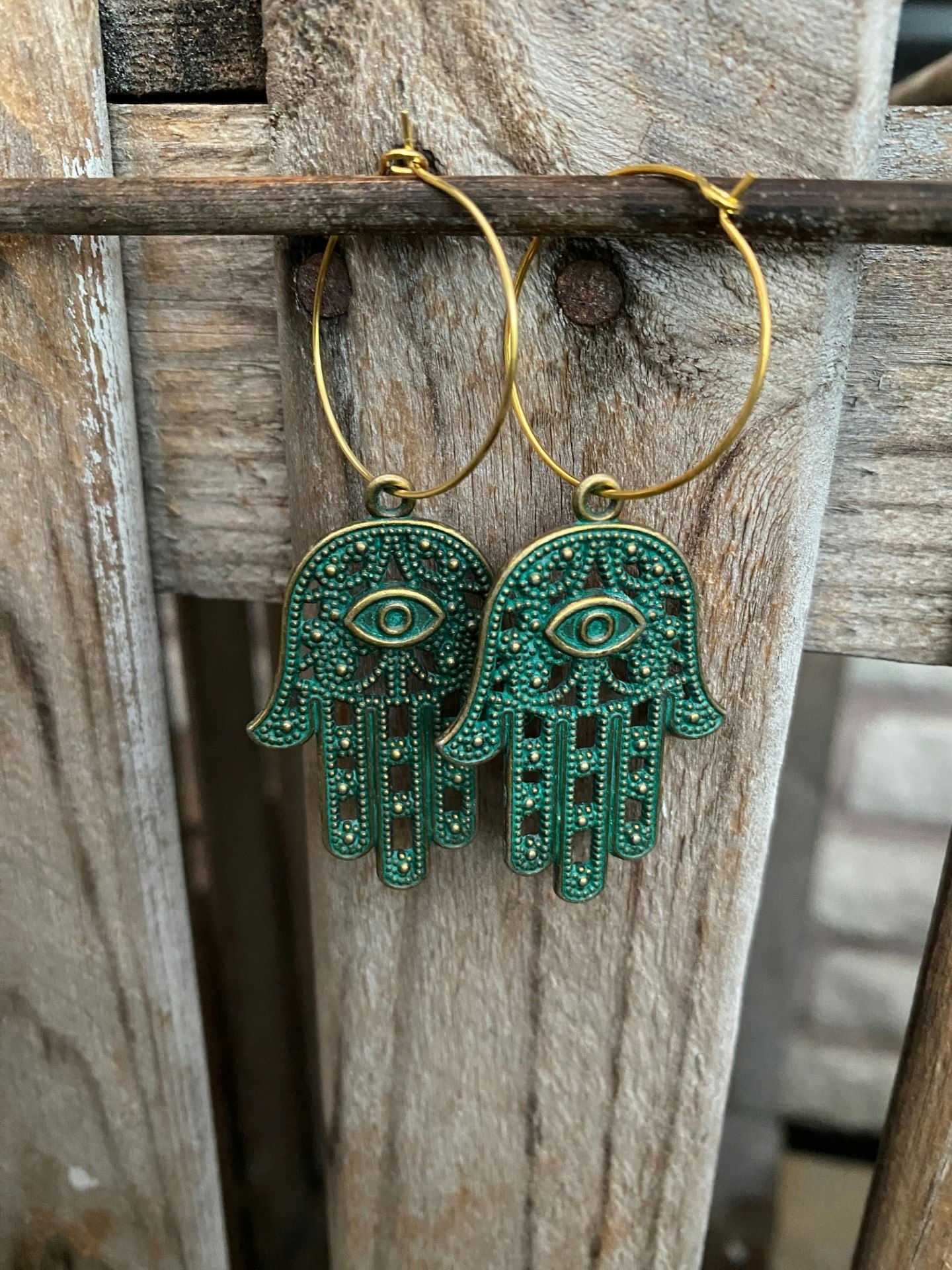 Örhängen – Hamsa, grönt antikfärgade