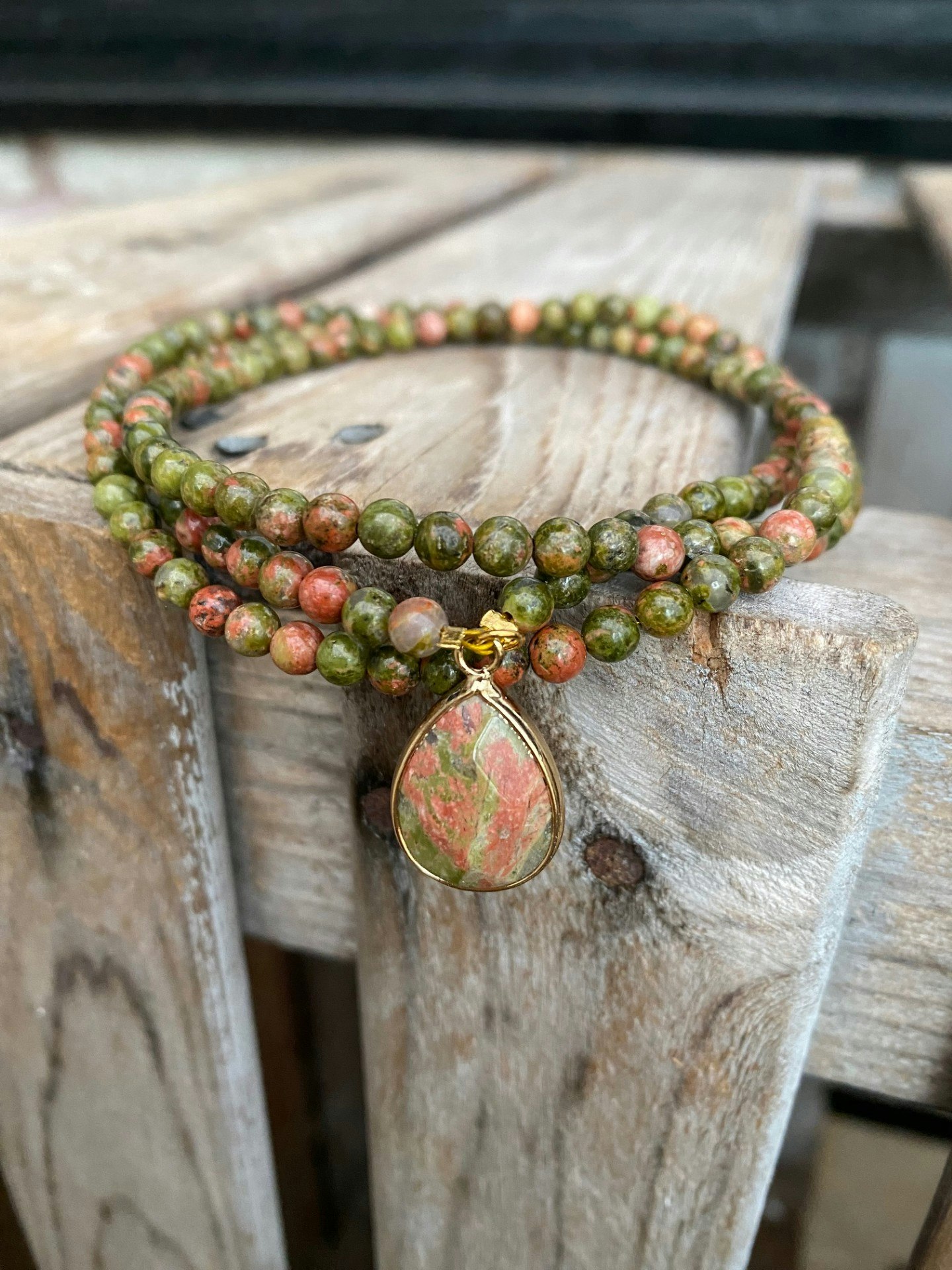 Långt halsband – Unakit