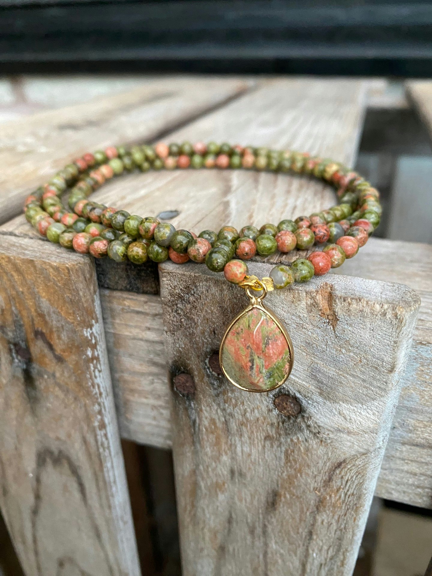 Långt halsband – Unakit