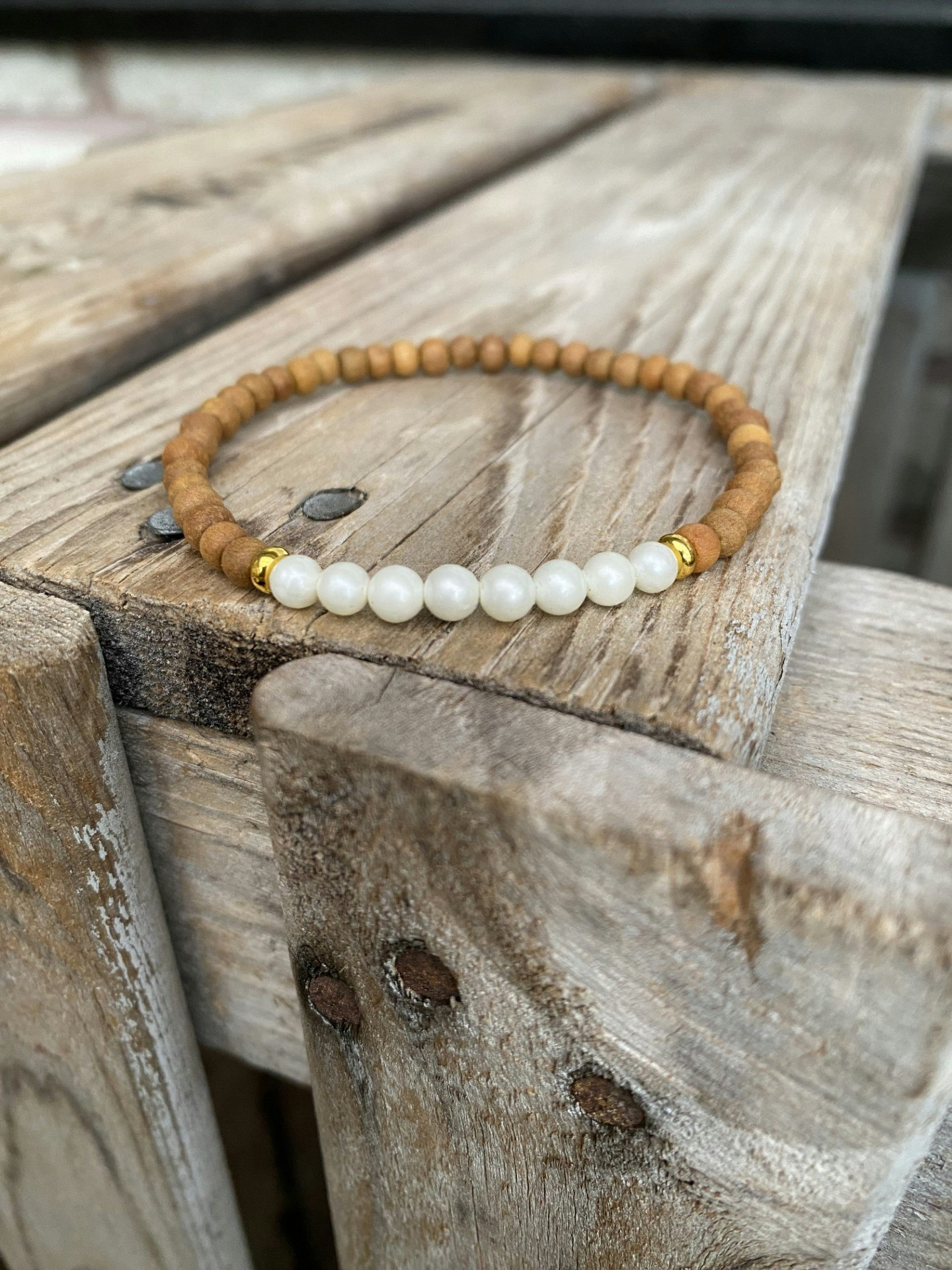 Armband – Sandelträ & snäckskal