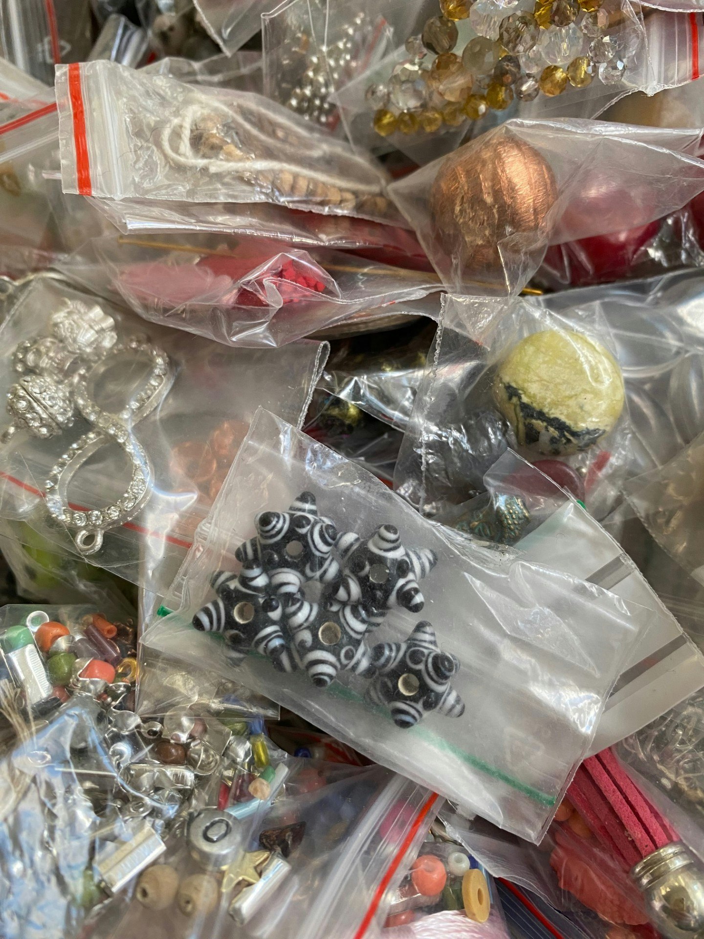 FYND – 5 st pärlpåsar för egen smyckestillverkning