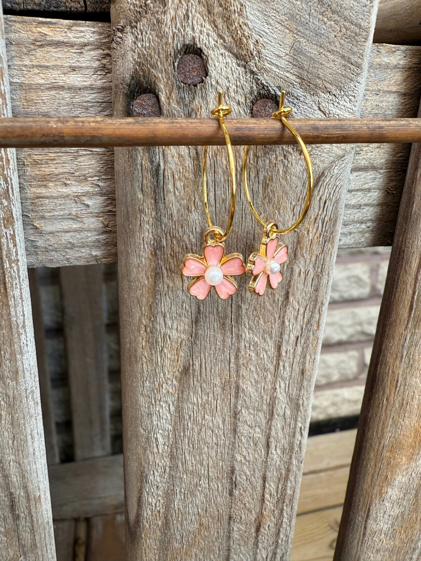 Örhängen – Blommor med pärla