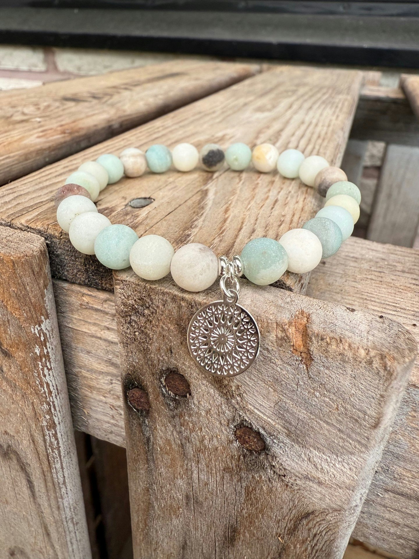 Armband – Frostad amazonit & mandalaberlock