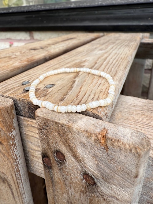 Armband – Snäckskalspärlor, mini