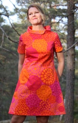 Modell Norma - red flower