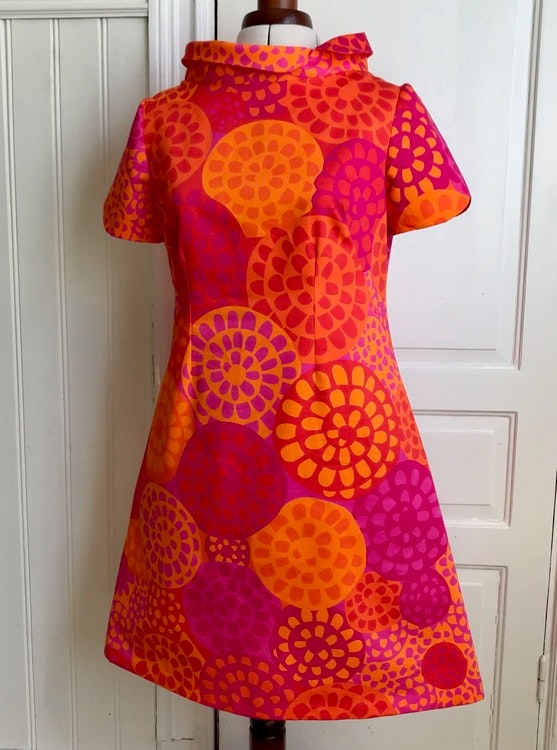 Modell Norma - red flower