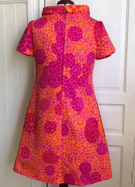 Modell Norma - red flower