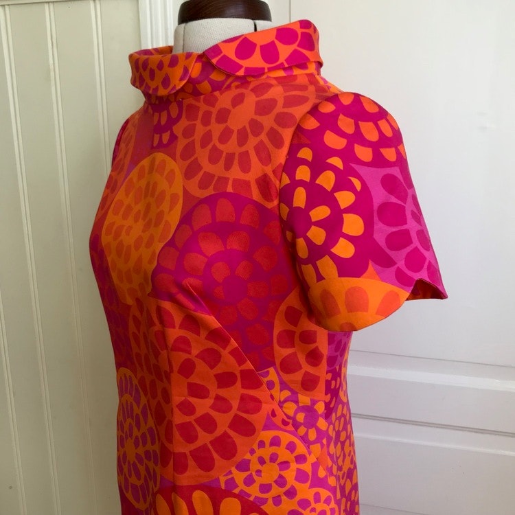 Modell Norma - red flower